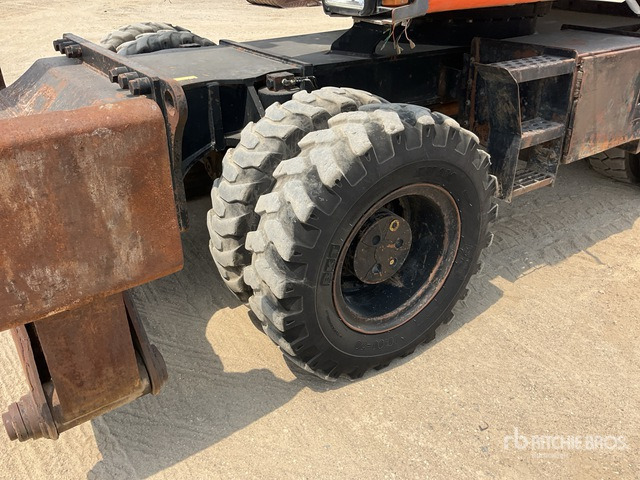 2005 Hitachi ZX210W - Pelle sur pneus: photos 5 2005 Hitachi ZX210W - Pelle sur pneus: photos 5