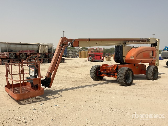 2005 JLG 800 AJ 4WD Diesel Articulating Boom Lift - Nacelle articulée: photos 1 2005 JLG 800 AJ 4WD Diesel Articulating Boom Lift - Nacelle articulée: photos 1
