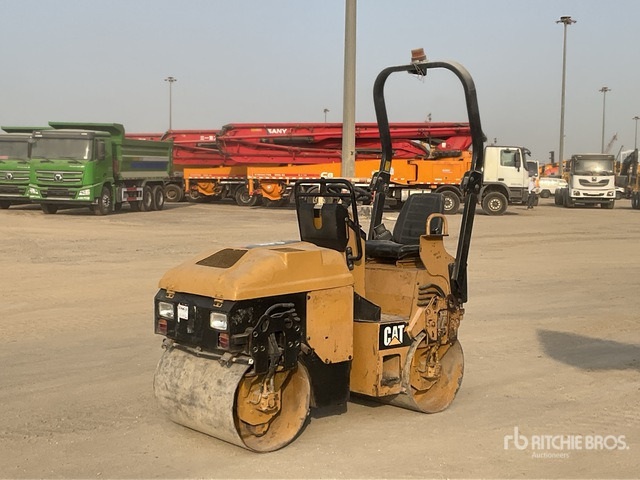 2006 Cat CB114 - Compacteur: photos 1 2006 Cat CB114 - Compacteur: photos 1