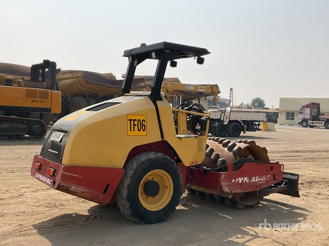 2007 Dynapac CA134PD - Compacteur à pieds de mouton/ Monocylindre: photos 4 2007 Dynapac CA134PD - Compacteur à pieds de mouton/ Monocylindre: photos 4