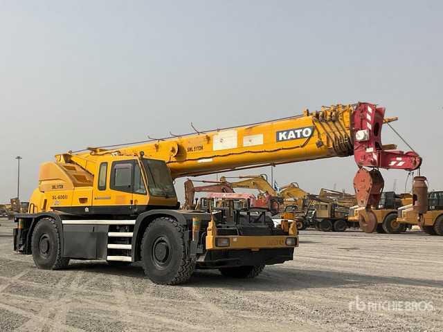 2007 Kato SL600II 51 ton 4x4x4 Rough Terrain Crane - Grue automotrice lente: photos 2 2007 Kato SL600II 51 ton 4x4x4 Rough Terrain Crane - Grue automotrice lente: photos 2