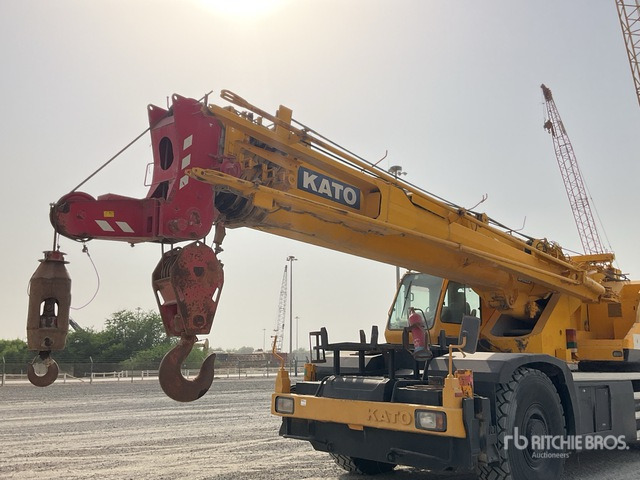 2007 Kato SL600II 51 ton 4x4x4 Rough Terrain Crane - Grue automotrice lente: photos 5 2007 Kato SL600II 51 ton 4x4x4 Rough Terrain Crane - Grue automotrice lente: photos 5