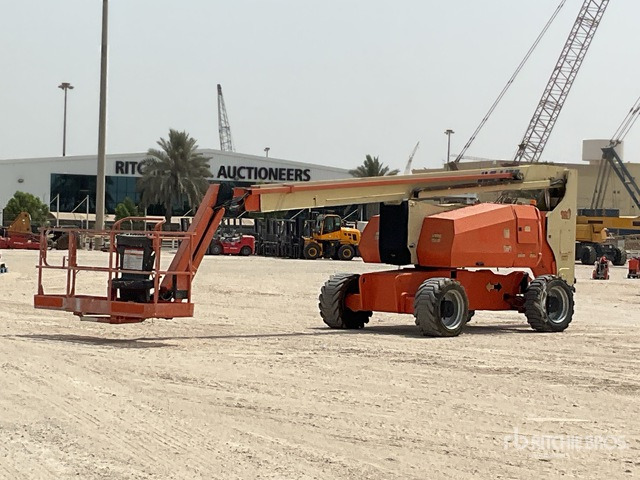 2012 JLG 800 AJ 4WD Diesel Articulating Boom Lift - Nacelle articulée: photos 2 2012 JLG 800 AJ 4WD Diesel Articulating Boom Lift - Nacelle articulée: photos 2