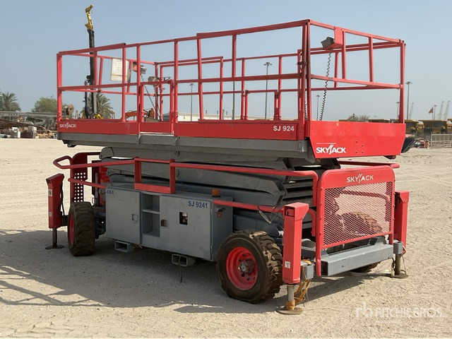 2012 Skyjack SJ9241 4x4 Diesel Scissor Lift - Nacelle ciseaux: photos 4 2012 Skyjack SJ9241 4x4 Diesel Scissor Lift - Nacelle ciseaux: photos 4