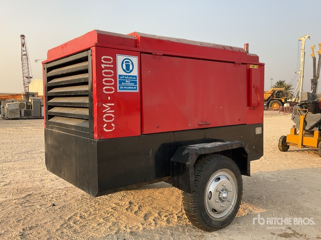 2014 Chicago Pneumatic CPS 275 Mobile Air Compressor - Compresseur d'air: photos 3 2014 Chicago Pneumatic CPS 275 Mobile Air Compressor - Compresseur d'air: photos 3