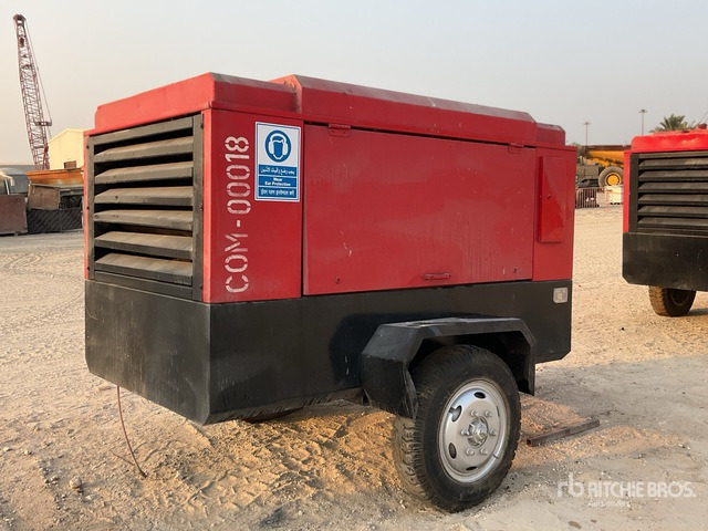 2014 Chicago Pneumatic CPS 275 Mobile Air Compressor - Compresseur d'air: photos 3 2014 Chicago Pneumatic CPS 275 Mobile Air Compressor - Compresseur d'air: photos 3