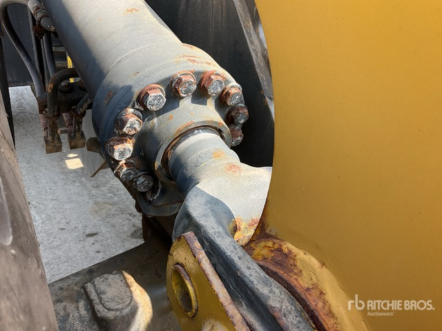 2014 Komatsu WA320-5 - Chargeuse sur pneus: photos 5 2014 Komatsu WA320-5 - Chargeuse sur pneus: photos 5