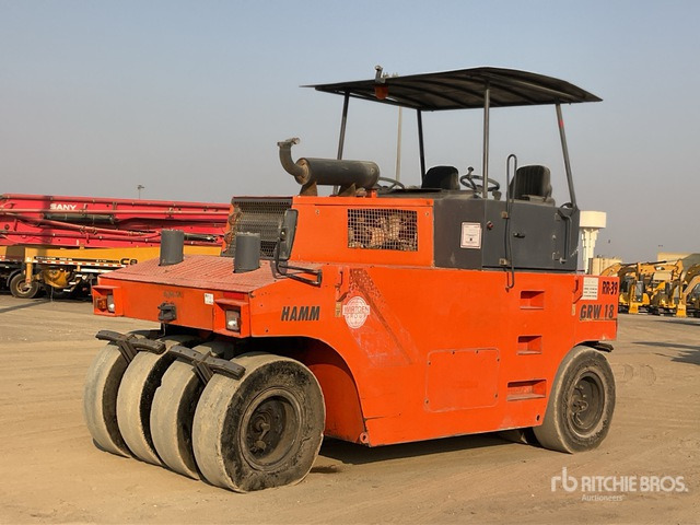 2015 Hamm GRW18 8 Wheel Pneumatic Roller - Compacteur à pneus: photos 1 2015 Hamm GRW18 8 Wheel Pneumatic Roller - Compacteur à pneus: photos 1