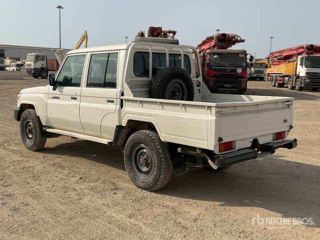 2016 Toyota Land Cruiser 79L 4x4 Crew Cab Pickup - Pick-up: photos 3 2016 Toyota Land Cruiser 79L 4x4 Crew Cab Pickup - Pick-up: photos 3