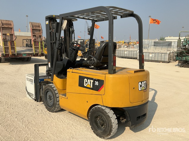 2017 Cat EP30CA1 3 ton Electric Forklift - Chariot élévateur électrique: photos 2 2017 Cat EP30CA1 3 ton Electric Forklift - Chariot élévateur électrique: photos 2