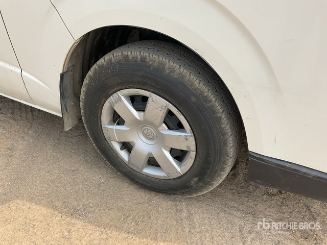 2018 Toyota Hiace 4x2 15-Seat Mini Bus - Minibus, Transport de personnes: photos 5 2018 Toyota Hiace 4x2 15-Seat Mini Bus - Minibus, Transport de personnes: photos 5