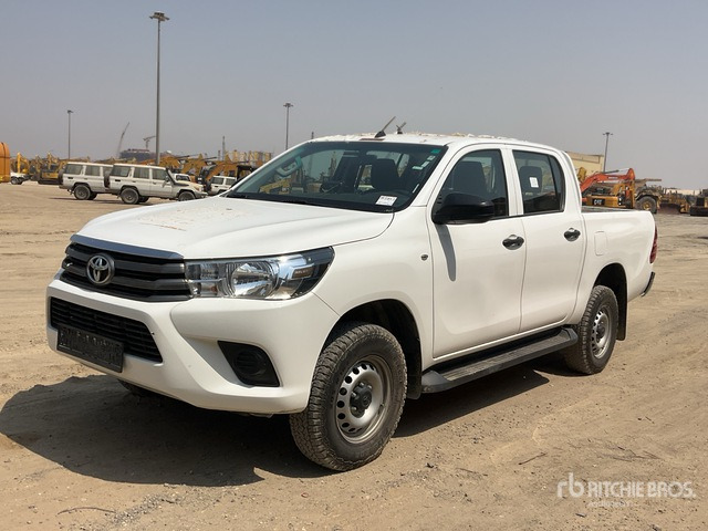 2018 Toyota Hilux 4x4 Crew Cab Pickup - Pick-up: photos 3 2018 Toyota Hilux 4x4 Crew Cab Pickup - Pick-up: photos 3