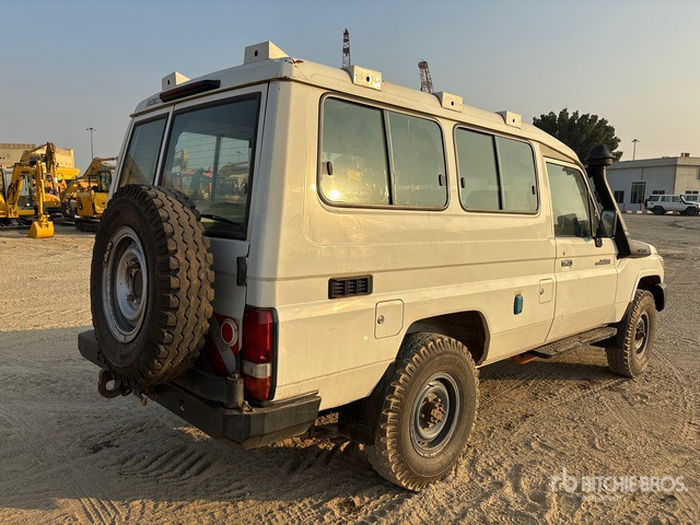 2018 Toyota Land Cruiser 78R 4x4 SUV - SUV: photos 2 2018 Toyota Land Cruiser 78R 4x4 SUV - SUV: photos 2