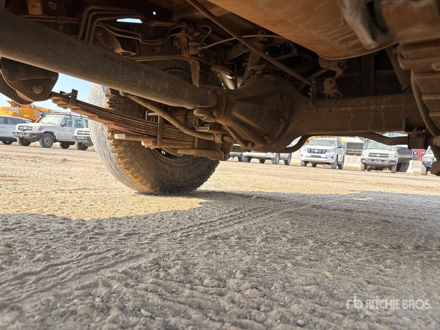 2018 Toyota Land Cruiser 78R 4x4 SUV - SUV: photos 5 2018 Toyota Land Cruiser 78R 4x4 SUV - SUV: photos 5