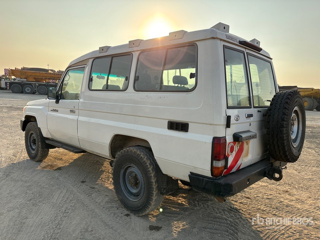 2018 Toyota Land Cruiser 78R 4x4 SUV - SUV: photos 3 2018 Toyota Land Cruiser 78R 4x4 SUV - SUV: photos 3