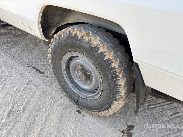 2018 Toyota Land Cruiser 78R 4x4 SUV - SUV: photos 4 2018 Toyota Land Cruiser 78R 4x4 SUV - SUV: photos 4