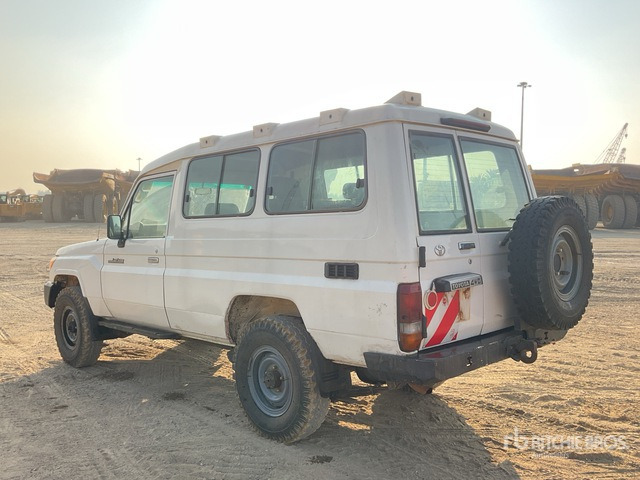 2018 Toyota Land Cruiser 78R 4x4 SUV - SUV: photos 3 2018 Toyota Land Cruiser 78R 4x4 SUV - SUV: photos 3