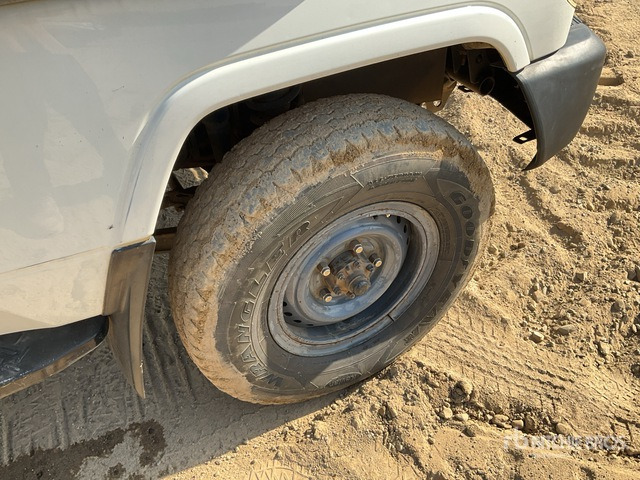 2018 Toyota Land Cruiser 78R 4x4 SUV - SUV: photos 5 2018 Toyota Land Cruiser 78R 4x4 SUV - SUV: photos 5