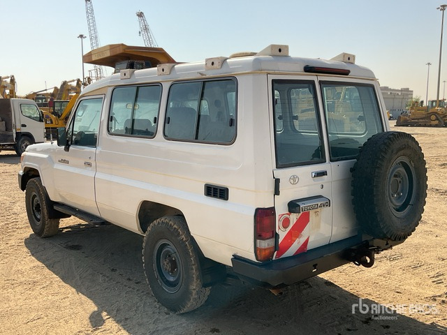 2018 Toyota Land Cruiser 78R 4x4 SUV - SUV: photos 3 2018 Toyota Land Cruiser 78R 4x4 SUV - SUV: photos 3