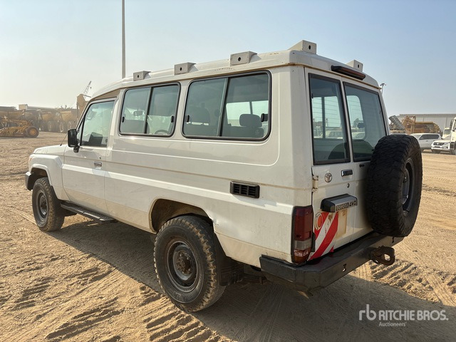 2018 Toyota Land Cruiser 78R 4x4 SUV - SUV: photos 2 2018 Toyota Land Cruiser 78R 4x4 SUV - SUV: photos 2