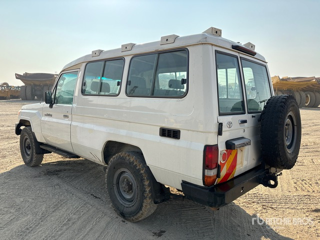 2018 Toyota Land Cruiser 78R 4x4 SUV - SUV: photos 2 2018 Toyota Land Cruiser 78R 4x4 SUV - SUV: photos 2