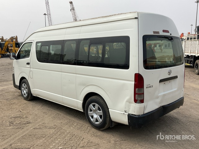 2018 Toyota Hiace 4x2 15-Seat Mini Bus - Bus: photos 3 2018 Toyota Hiace 4x2 15-Seat Mini Bus - Bus: photos 3