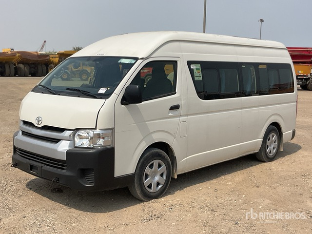 2019 Toyota Hiace 4x2 14-Seat Mini Bus - Bus: photos 2 2019 Toyota Hiace 4x2 14-Seat Mini Bus - Bus: photos 2