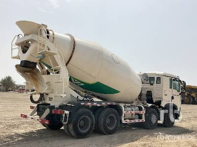 CNHTC HOWO TX340 8x4 Twin-Steer - Camion malaxeur: photos 3 CNHTC HOWO TX340 8x4 Twin-Steer - Camion malaxeur: photos 3