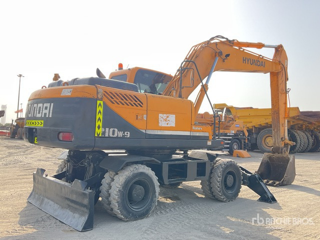 Hyundai Robex 210W-9S - Pelle sur pneus: photos 3 Hyundai Robex 210W-9S - Pelle sur pneus: photos 3