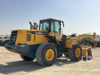 KOMATSU WA380Z-6 - Chargeuse sur pneus: photos 3 KOMATSU WA380Z-6 - Chargeuse sur pneus: photos 3