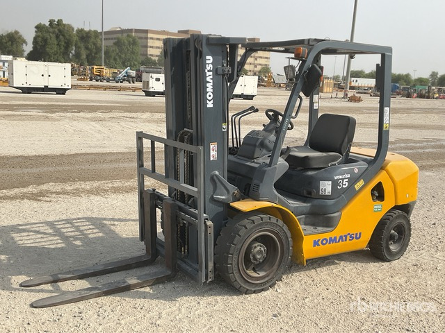 Komatsu FD30T-17 Forklift - Chariot élévateur: photos 2 Komatsu FD30T-17 Forklift - Chariot élévateur: photos 2