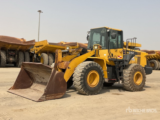 Komatsu WA380Z-6 - Chargeuse sur pneus: photos 2 Komatsu WA380Z-6 - Chargeuse sur pneus: photos 2