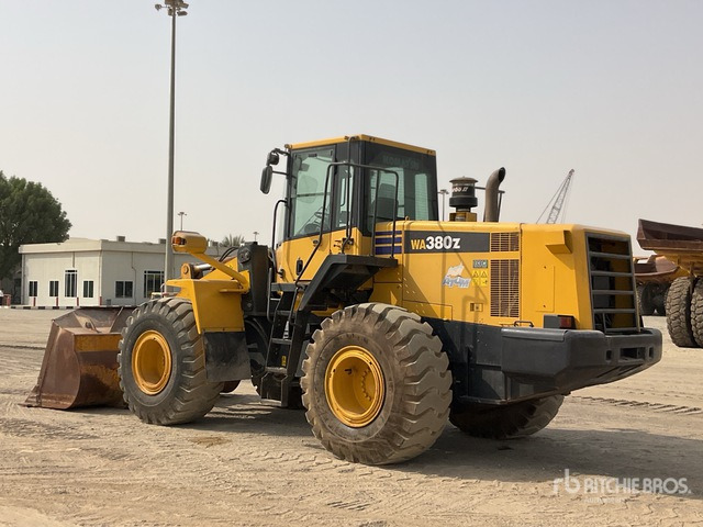 Komatsu WA380Z-6 - Chargeuse sur pneus: photos 4 Komatsu WA380Z-6 - Chargeuse sur pneus: photos 4