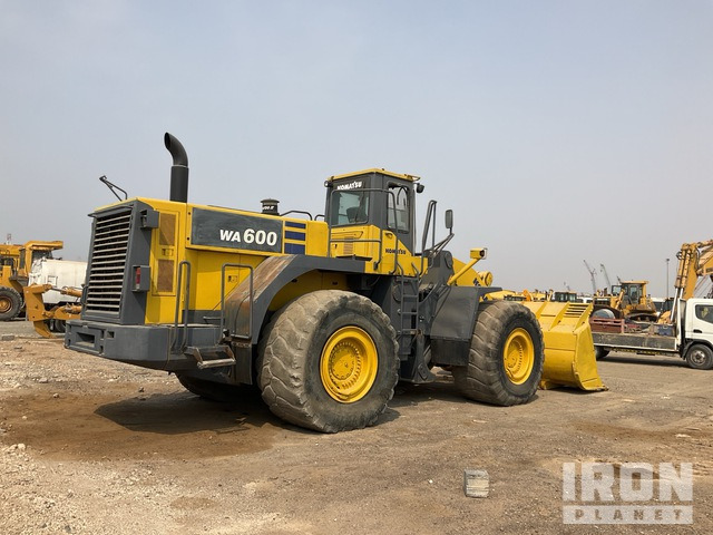 Komatsu WA600-6 - Chargeuse sur pneus: photos 4 Komatsu WA600-6 - Chargeuse sur pneus: photos 4