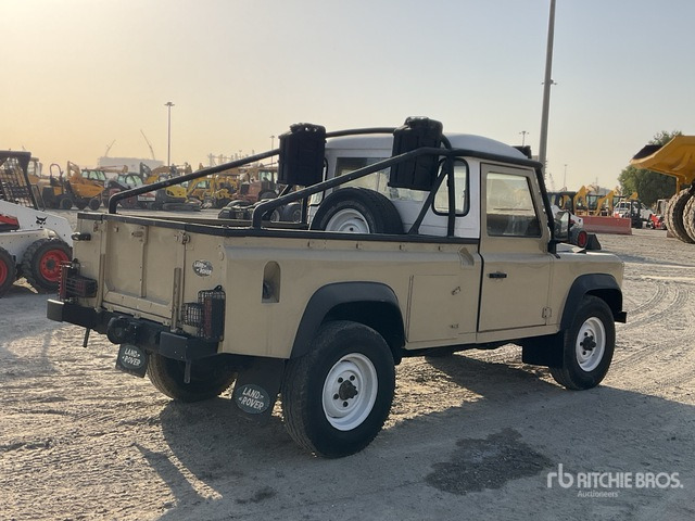 Land Rover Defender 110 - Pick-up: photos 3 Land Rover Defender 110 - Pick-up: photos 3