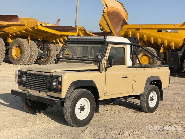 Land Rover Defender 110 - Pick-up: photos 2 Land Rover Defender 110 - Pick-up: photos 2