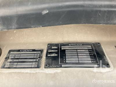 VOLVO FH460 8x4 Twin-Steer Sleeper - Châssis cabine: photos 5 VOLVO FH460 8x4 Twin-Steer Sleeper - Châssis cabine: photos 5