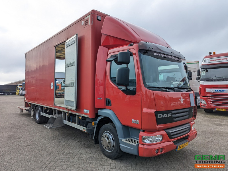 DAF FA LF45.210 4x2 Dagcab Euro5 EEV - GeslotenBak 6.6M - Zijdeuren - Weegsysteem - Laadklep 1500KG - Camion fourgon: photos 2 DAF FA LF45.210 4x2 Dagcab Euro5 EEV - GeslotenBak 6.6M - Zijdeuren - Weegsysteem - Laadklep 1500KG - Camion fourgon: photos 2