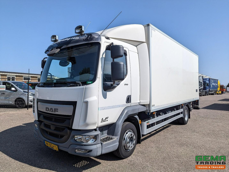 DAF LF 210 FA 4x2 Slaapcab Euro6 - Koelbak 5.5M + Konvekta/Solar-Koeler + Laadklep 1500KG - Zijdeur - 08/2025 APK - Camion frigorifique: photos 1 DAF LF 210 FA 4x2 Slaapcab Euro6 - Koelbak 5.5M + Konvekta/Solar-Koeler + Laadklep 1500KG - Zijdeur - 08/2025 APK - Camion frigorifique: photos 1