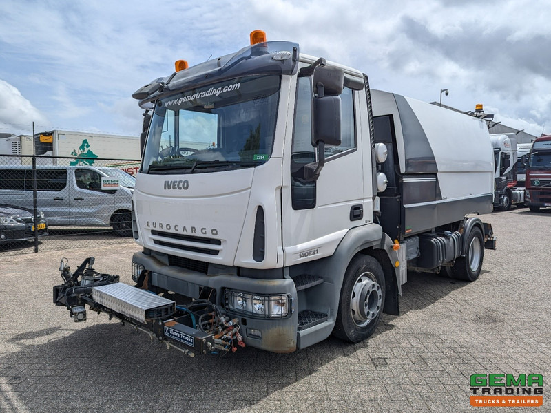 Iveco 140E21 4x2 Dagcab Euro3 - Schmidt SK500R - Hydrostaat - Balayeuse de voirie: photos 1 Iveco 140E21 4x2 Dagcab Euro3 - Schmidt SK500R - Hydrostaat - Balayeuse de voirie: photos 1