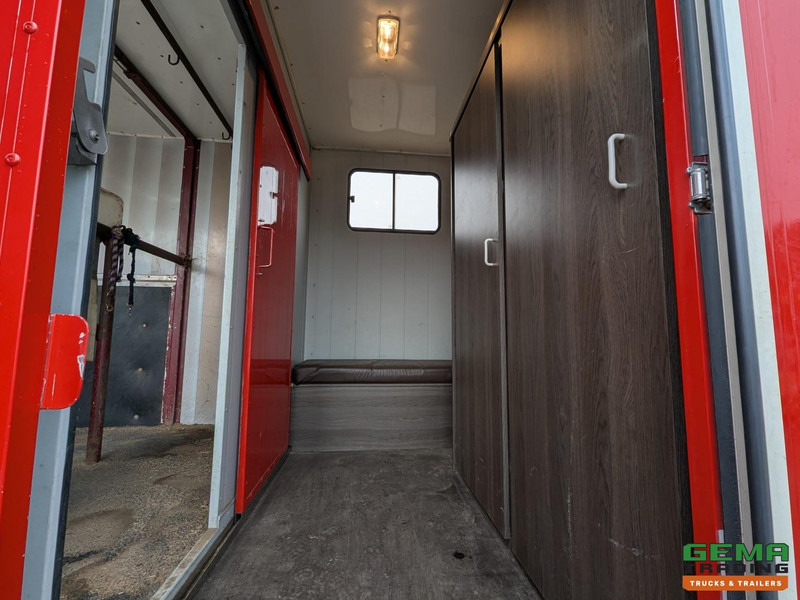 Iveco Tector ML120E24D 4x2 Euro3 DubbelCabine - Paardenwagen 3-Paards - Kleedruimte - Hydraulische klep- TOP! - Camion chevaux: photos 5 Iveco Tector ML120E24D 4x2 Euro3 DubbelCabine - Paardenwagen 3-Paards - Kleedruimte - Hydraulische klep- TOP! - Camion chevaux: photos 5