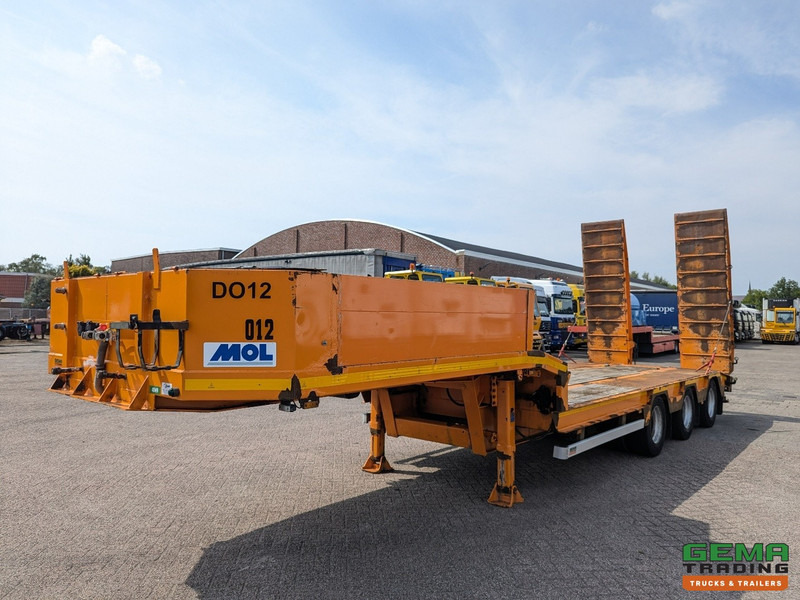 MOL D712/30Tri/45/56/1 3-Assen Gigant - Semi-Dieplader - Hydr. Rampen - NaloopAs - 09/2025 APK - Semi-remorque surbaissé: photos 1 MOL D712/30Tri/45/56/1 3-Assen Gigant - Semi-Dieplader - Hydr. Rampen - NaloopAs - 09/2025 APK - Semi-remorque surbaissé: photos 1