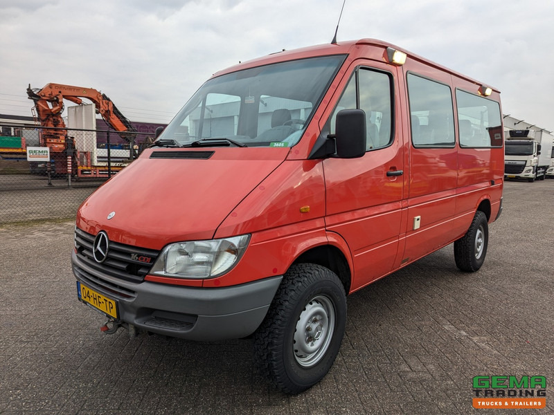 Mercedes-Benz 316 CDI 4x4 Euro3 - 59.000km - 9 Persoons - Lier - 3 Sperren! Hoge en Lage Gearing - 07/2025 APK - Minibus, Transport de personnes: photos 1 Mercedes-Benz 316 CDI 4x4 Euro3 - 59.000km - 9 Persoons - Lier - 3 Sperren! Hoge en Lage Gearing - 07/2025 APK - Minibus, Transport de personnes: photos 1