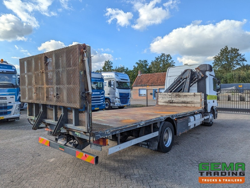 Mercedes-Benz Actros 1831 Sleepcab Euro2 MKG HLK80 3360KG - Air Suspension - Loading Ramp (V796) - Camion plateau, Camion grue: photos 3 Mercedes-Benz Actros 1831 Sleepcab Euro2 MKG HLK80 3360KG - Air Suspension - Loading Ramp (V796) - Camion plateau, Camion grue: photos 3