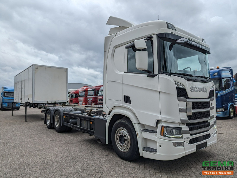 Scania R500 6x2 CR20N Euro6 - Retarder - BDF systeem - Dubbele tanks - Vangmuil - Camion porte-conteneur/ Caisse mobile: photos 4 Scania R500 6x2 CR20N Euro6 - Retarder - BDF systeem - Dubbele tanks - Vangmuil - Camion porte-conteneur/ Caisse mobile: photos 4