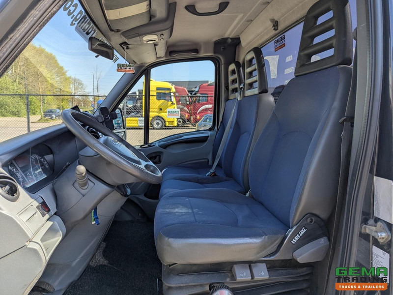 Iveco 35C18/T 4x2 Euro4 - BE-Trekker - 3-Zits - Luchthoorns - NAP - Tracteur routier: photos 5 Iveco 35C18/T 4x2 Euro4 - BE-Trekker - 3-Zits - Luchthoorns - NAP - Tracteur routier: photos 5