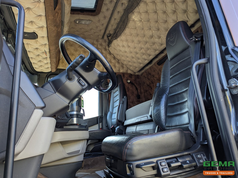 Scania S730 6x4 Topline Euro6 - V8 - Retarder - Costum Interior - Vollucht - Alcoa's - Tracteur routier: photos 5 Scania S730 6x4 Topline Euro6 - V8 - Retarder - Costum Interior - Vollucht - Alcoa's - Tracteur routier: photos 5