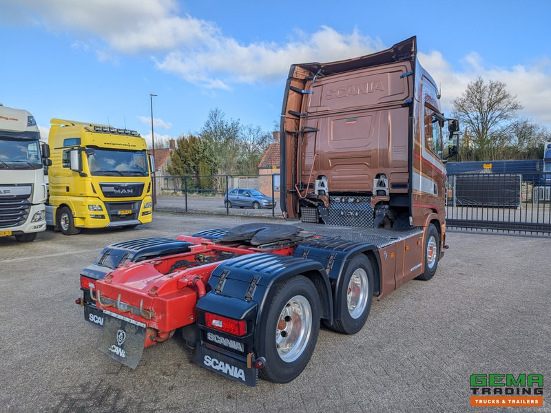 Scania S730 6x4 Topline Euro6 - V8 - Retarder - Costum Interior - Vollucht - Alcoa's - Tracteur routier: photos 3 Scania S730 6x4 Topline Euro6 - V8 - Retarder - Costum Interior - Vollucht - Alcoa's - Tracteur routier: photos 3