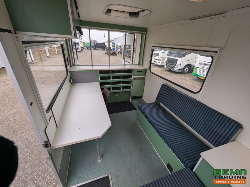 Mercedes-Benz 400-serie 410 D 4x2 Euro2 - Mobiel Kantoor - Standkachel - Hydr. Steunpoten - Eigen Accu's - 26.000KM Origineel - MARGE - Véhicule utilitaire: photos 4 Mercedes-Benz 400-serie 410 D 4x2 Euro2 - Mobiel Kantoor - Standkachel - Hydr. Steunpoten - Eigen Accu's - 26.000KM Origineel - MARGE - Véhicule utilitaire: photos 4