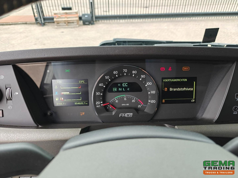 Camion fourgon Volvo FH16-750 6x2 Globetrotter XL Euro6C - VEB+ - Volume Combi - Dubbele Tanks - IparkCool - SMARTTacho V2 - 07/2026 APK: photos 16 Camion fourgon Volvo FH16-750 6x2 Globetrotter XL Euro6C - VEB+ - Volume Combi - Dubbele Tanks - IparkCool - SMARTTacho V2 - 07/2026 APK: photos 16